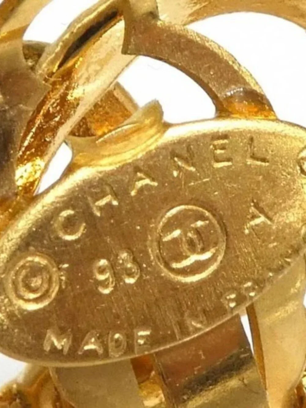 Auth CHANEL Vintage CC Logo Clip on Earrings Gold Metal - e61045i